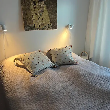 Location Aurora Flat!